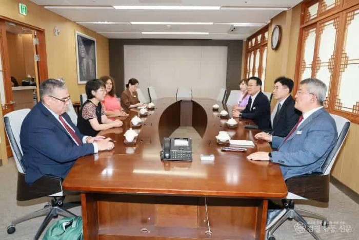 2025 06 02 예천군-예천교육지원청-이국 투산시 교육청 청소년 국제교류 MOU 체결(총무과)42.JPG