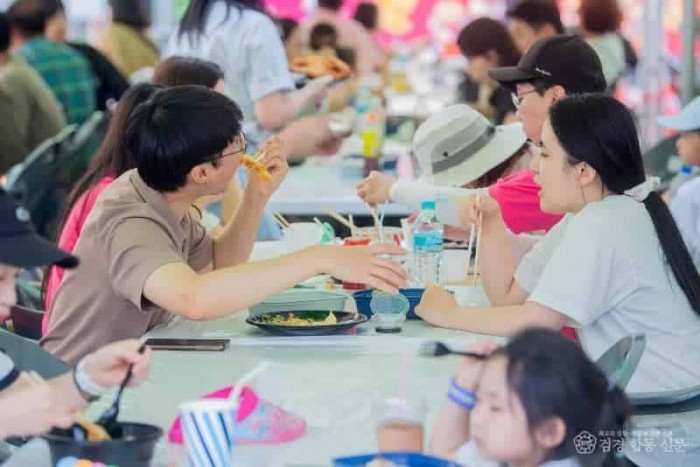 (위생과)4만 명 몰린 