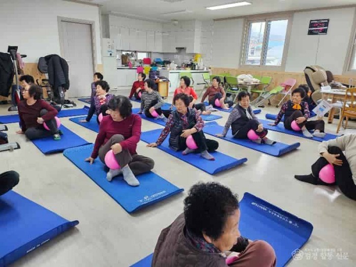 3-4 사진(영양군보건소, 신나는운동교실 성황리에 마무리) (1).jpg