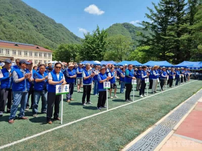 2. 바르게살기운동 봉화군협의회 석포 열목어마을에서 국토대청결운동 및 화합한마당 개최 (2).jpg