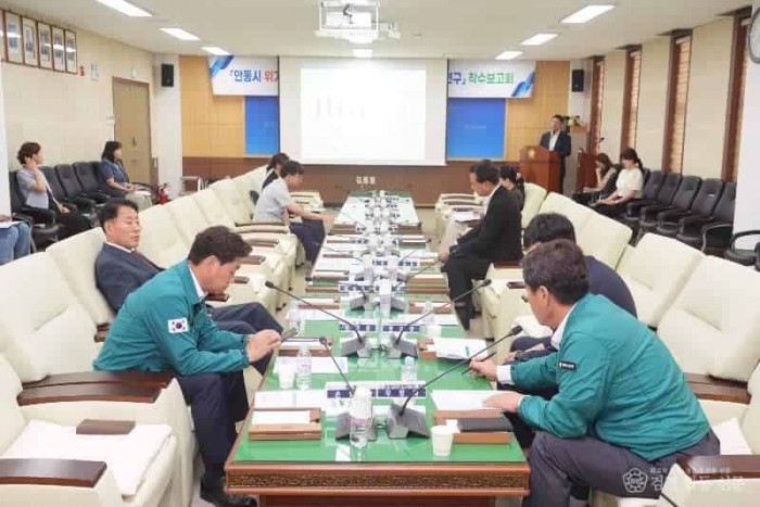 위기청소년보호및_통합지원체계구축_연구용역_착수보고회(문화복지정책연구회) (3).jpg