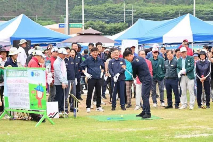 250626보도자료(청송군, 산불피해 이웃 위한 제4회 파크골프대회 열어) (2).jpg