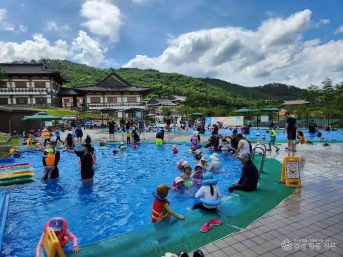 1-2. 화랑마을 야외수영장 7월 8일 개장_02.jpg