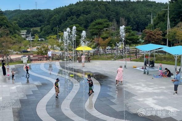 영주-1 전통사상체험관 바닥분수 운영모습.jpg