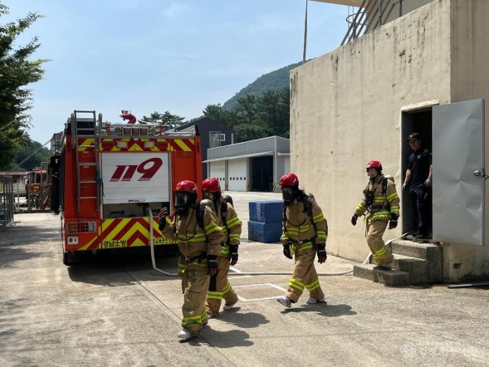 250703-1심리상담사 지하층 연기 체험.jpg