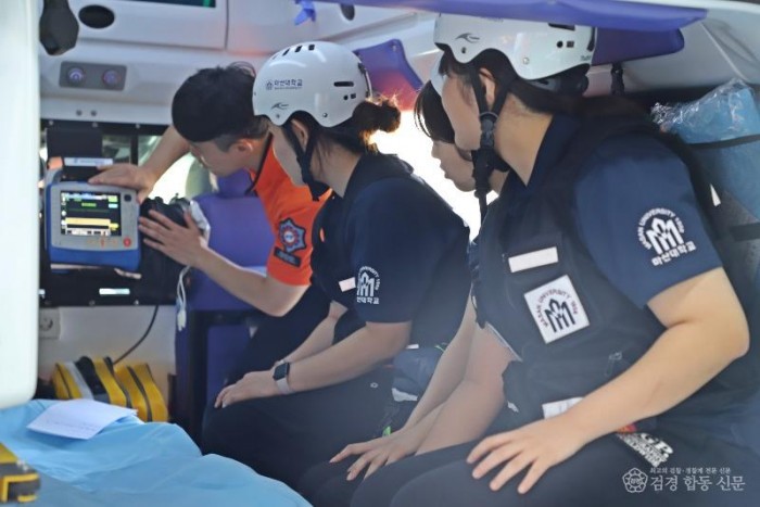 250708-2미래의 생명을 살릴 손, 현장에서 배운다…창원소방본부 응급구조과 학생 실습 진행 중.JPG