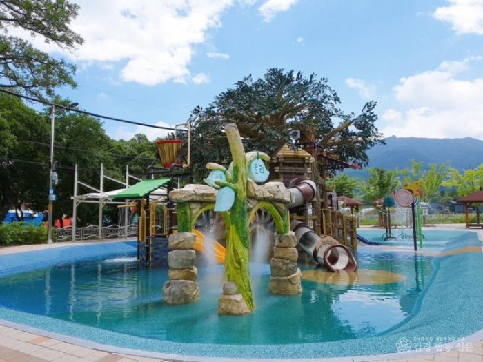 250708 한여름 무더위 날려줄 포항 도심 속 야외 물놀이장으로 오세요!3(철기).jpg