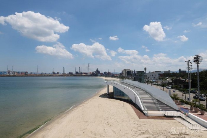 250710 올 여름 휴가는 포항 해수욕장으로! 12일 지역 내 해수욕장 일제 개장2.JPG