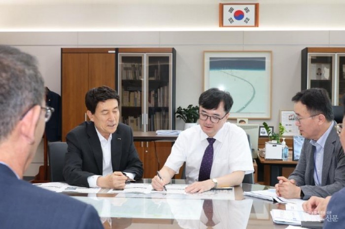 250714 이강덕 시장, 기재부 방문 ‘임기 마지막까지’ 국비 확보 총력 대응1(제2차관).jpg