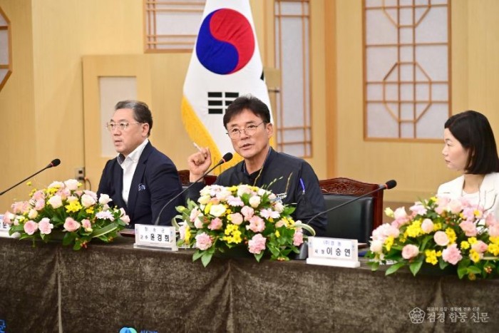 250717보도자료(청송군, 산불 피해지역 경제회복을 위한 민관 협력 업무협약 체결) (2).jpg