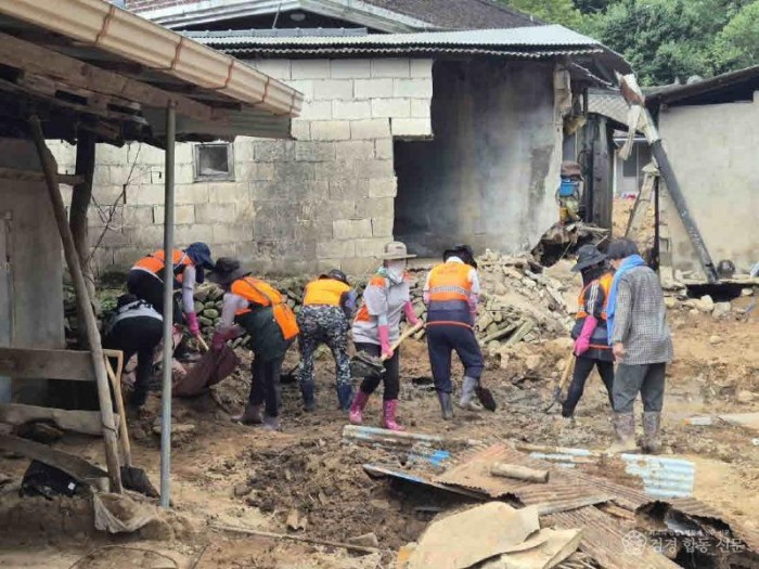 250728-2창원의용소방대 연합회 합천군 수해복구2.jpg