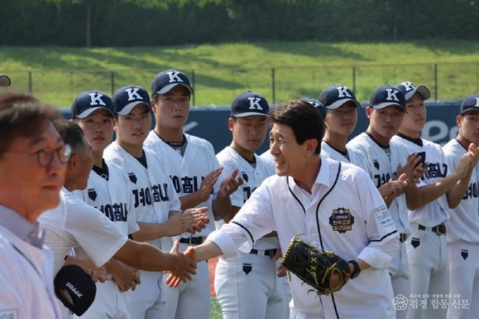 250730 이강덕 포항시장, 대통령배 전국고교야구대회 참가 선수단 격려 방문1.jpg
