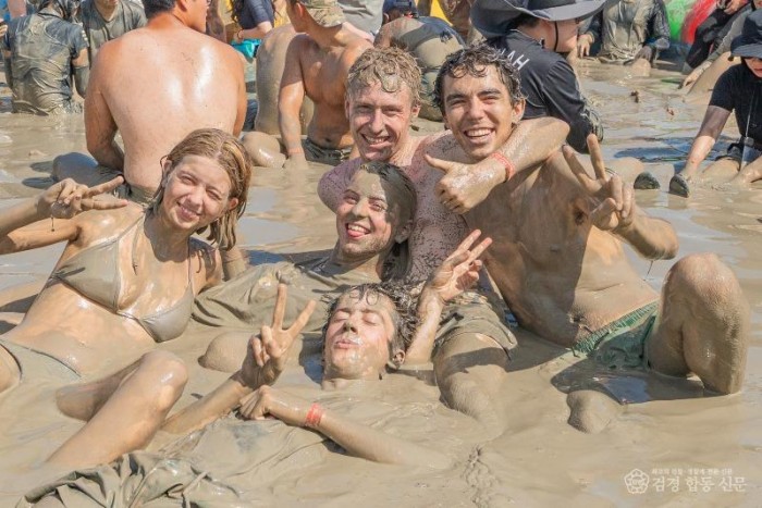 머드축제 사진 (1).jpg