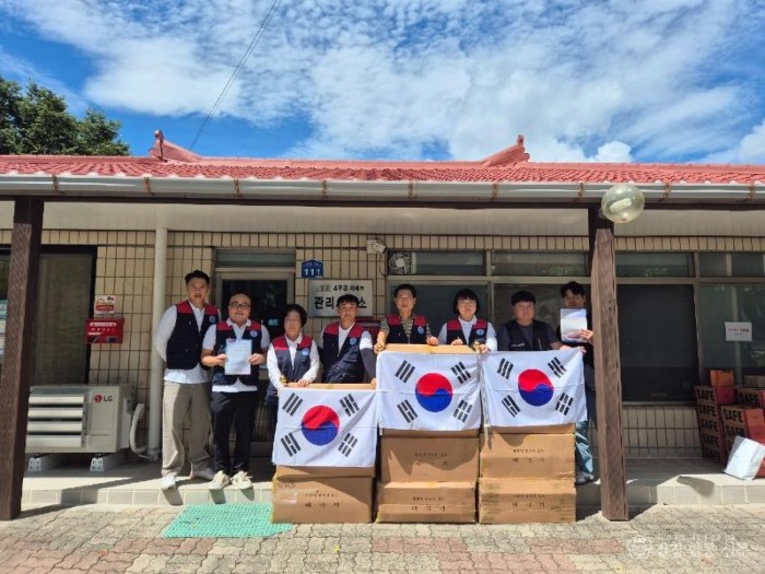 [상주시 공보감사실] 태극기달기 운동2.jpg