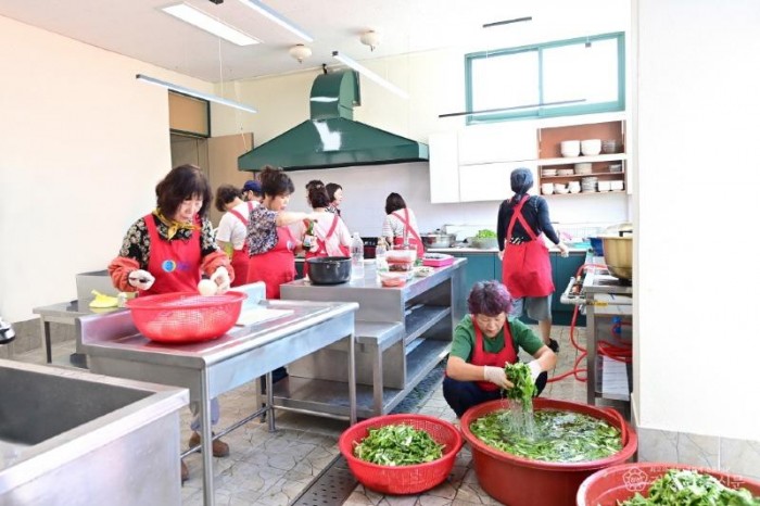 250818보도자료(청송읍 지역사회보장협의체, 행복반찬 드리미 특화사업 추진) (4).jpg