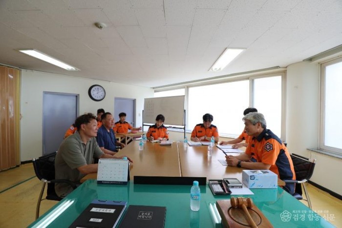 250820-4스프링클러 없는 노후 아파트 안전점검 실시.JPG