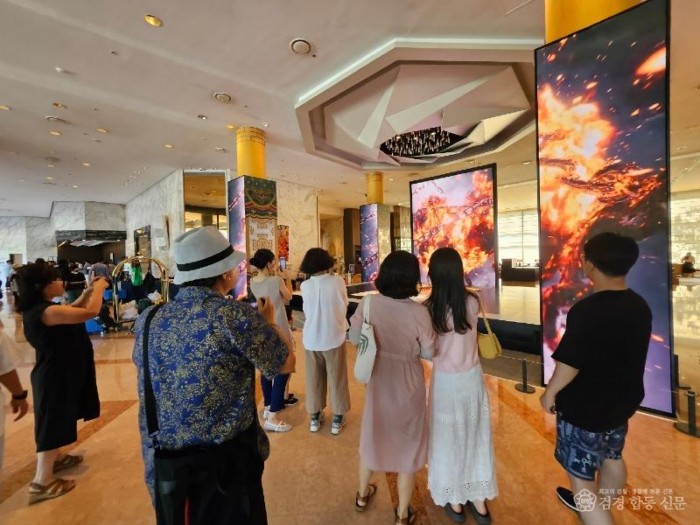 2.경북도_특별전시관람객.jpg
