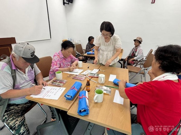 구성면 주민자치위원회,「나만의 머그컵 만들기」 활동 실시-구성면(사진3).jpg