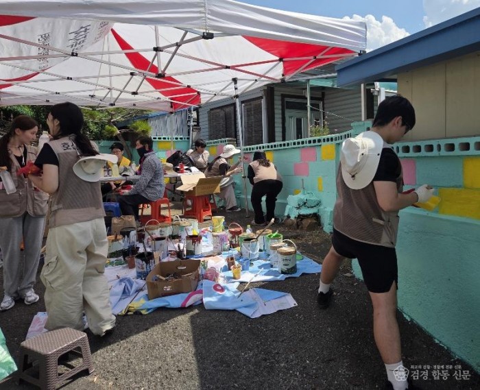 01의성군제공 빛나는 벽화거리2.jpeg