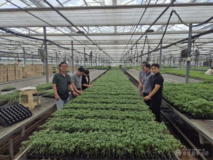1. 봉화군, 관외지역 스마트 채소 육묘장 견학 다녀와 (1).JPG