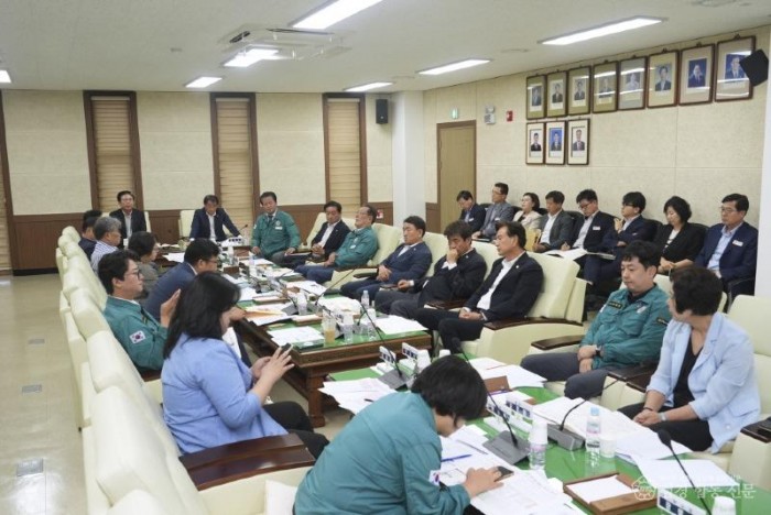 2025년_제4차_의원전체간담회 (4) (1).jpg