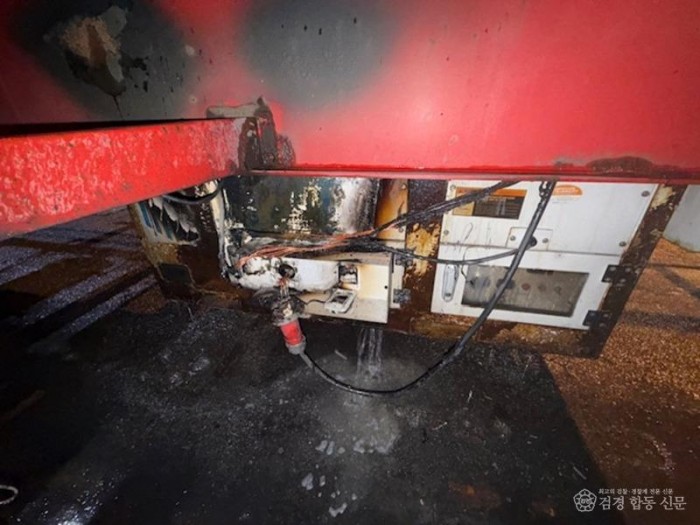 250915-2트레일러 화재 신속진화로 인명 피해 없어.jpg