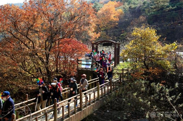 영주-2-2 (참고사진)죽계구곡길 라디엔티어링 진행모습.jpg