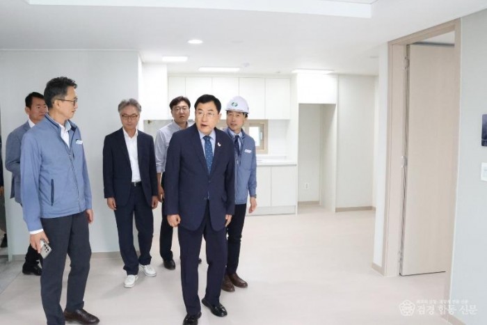 1-2. 주낙영 경주시장 APEC 지원인력 숙소 현장 점검_02.JPG