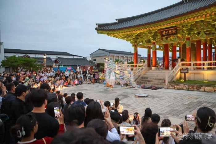 1-3. 시민이 만드는 축제 제52회 신라문화제 (3).jpg