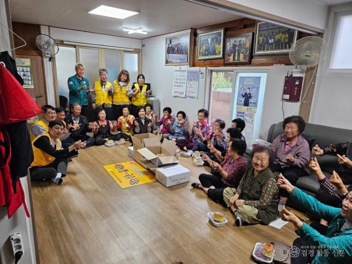 1015 태화적십자봉사회 ‘사랑의 빵․국수 나눔’ 실시 (2).JPG