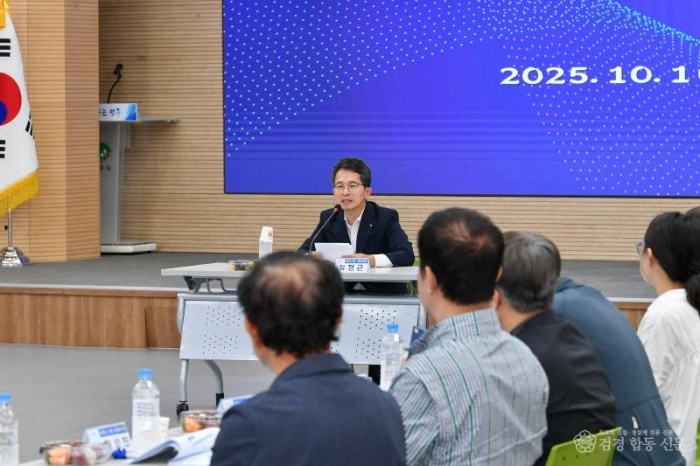 영주-6-3 유정근 영주시장 권한대행이 인사말을 하고 있다.jpg