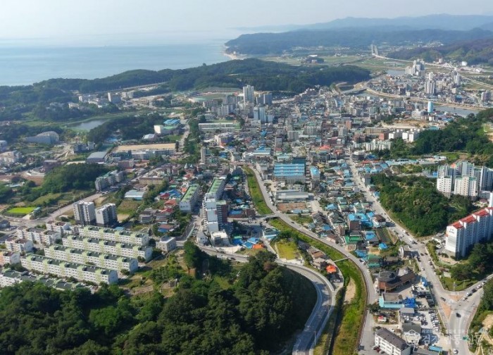 울진군 전세사기피해자 지원사업을 본격 시행한다.(울진시가지 전경).JPG