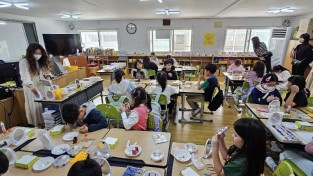 2.경북교육청, ‘2025년 사교육 경감 실천 사례 공모’ 추진(학교 중심 특색 과제로 공교육 신뢰 회복과 사교육비 절감 앞장)(옥계동부초등학교 방과후활동 모습)_01.jpg