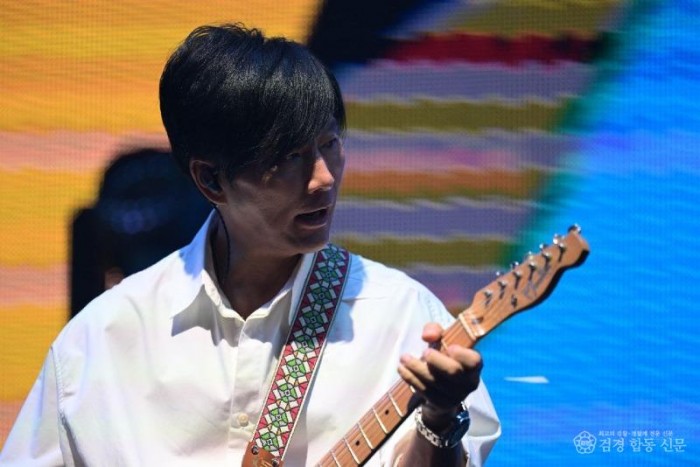 최희선 기타리스트 사진.jpg