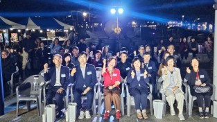 [장애인복지과]장애와 비장애  예술로 하나 되다(단체사진).jpeg