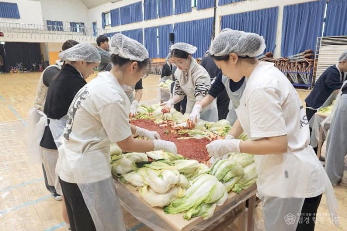 251027보도자료(청송군, 학생4-H회 육성 위한 김장김치 만들기 과제교육 실시) (3)-진보초.jpg