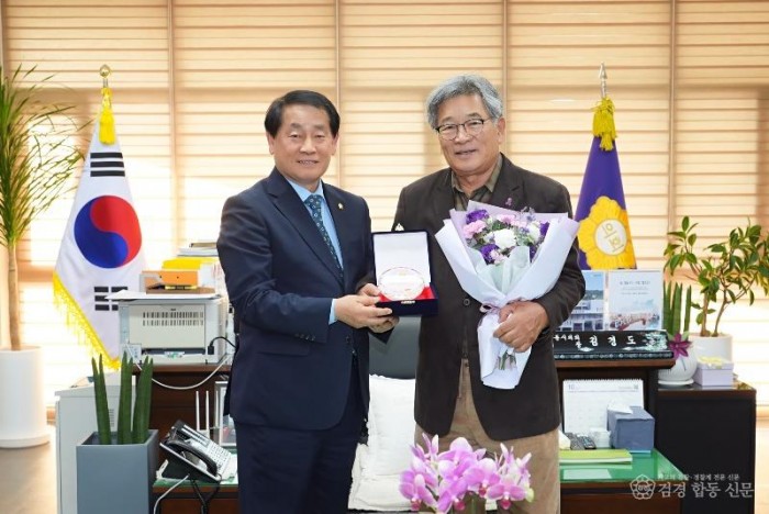 2025_지방자치_의정대상_수상자_표창전수식(이재갑의원,김정림의원) (2).jpg