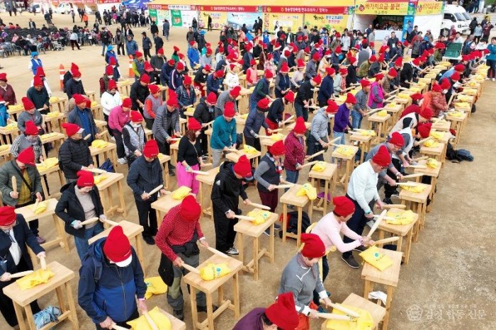 251103보도자료(370만 명이 찾은 제19회 청송사과축제, 대한민국 대표축제의 위상 입증[꿀잼 사과난타]) (1).jpg