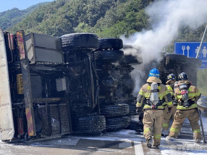 251106-함양 고속도로 화재출동.jpg