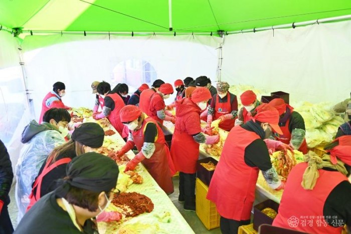 251119보도자료(청송군여성자원봉사회, ‘사랑의 김장 나누기’ 봉사활동 추진) (3).jpg