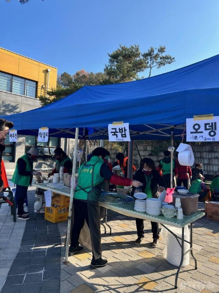 1124 ‘2025 옹기종기 옹천장’ 성황리에 개최 (3).jpg