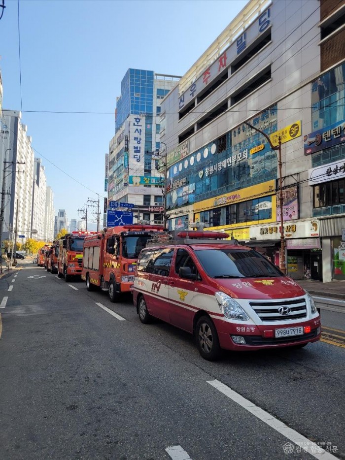 251125-4불조심 강조의 달소방차 길터주기 캠페인2.JPG