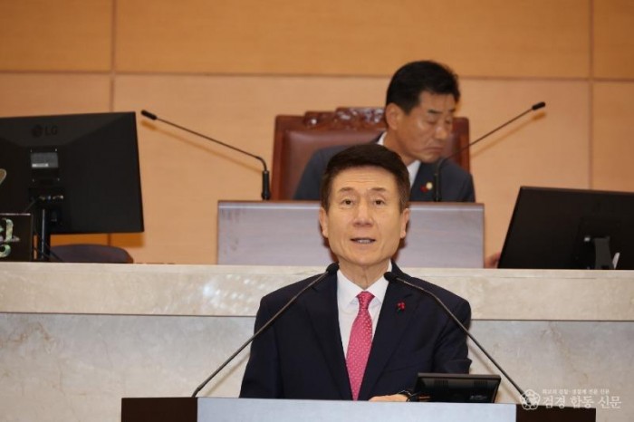 251201 이강덕 시장, “마지막까지 흔들림없이 최선을”…12년간 소회와 포항시의 발전방향 밝혀 1.jpg