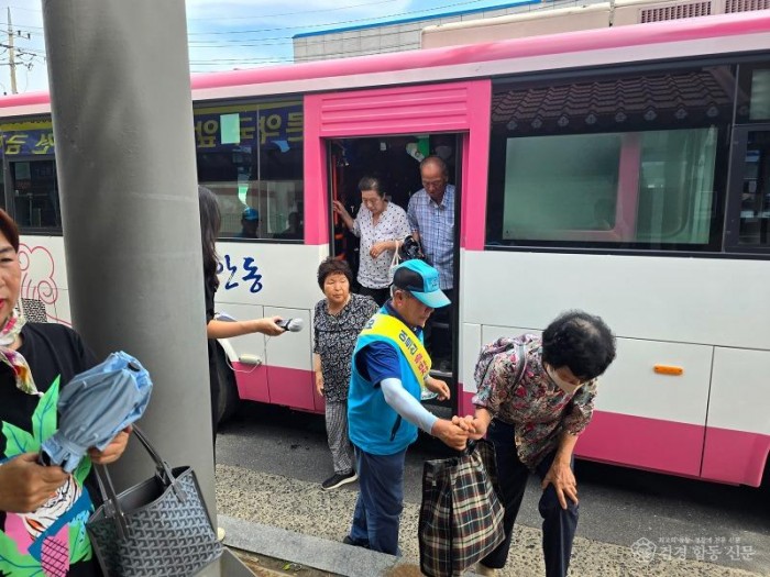 1201 2025 안동시 노인․장애인 복지  더 가까이․더 따뜻하게․더 촘촘하게 (2).jpg