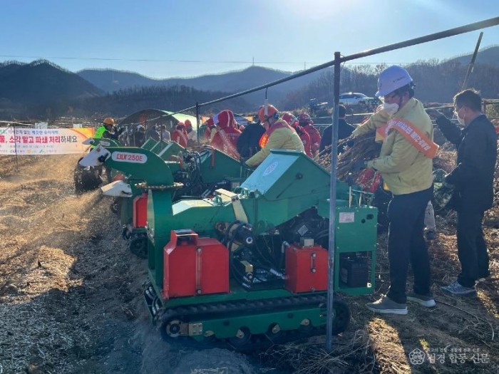 1208 안동시  ‘영농 부산물 일제 파쇄 주간’ 운영 (1).jpg