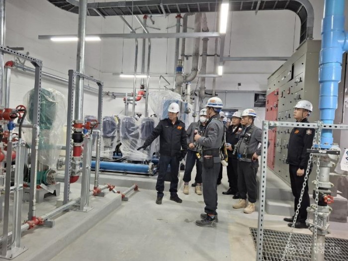 251210-3안병석 의창소방서장, 고층건축물 건설 현장 화재안전 현장점검 실시.jpg