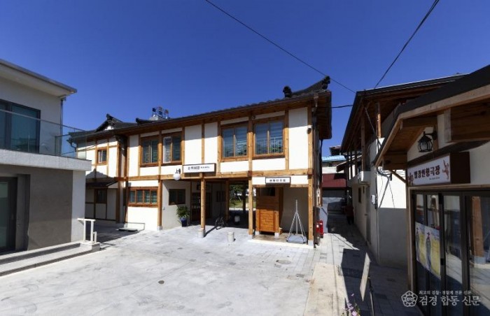 영주-2-3 후생시장 내 빨간인형극장 모습.jpg