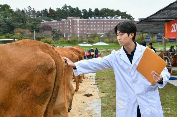 영주-1-6 평가를 진행하는 모습.jpg