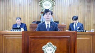 20251219 101451 제297회 제2차 정례회 제4차 본회의.jpg