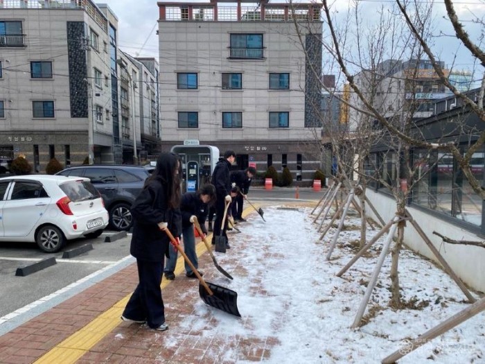 영주-1-2 영주시, ‘내 집·내 점포 앞 눈 치우기’ 겨울철 제설·제빙 의무 강조.jpg